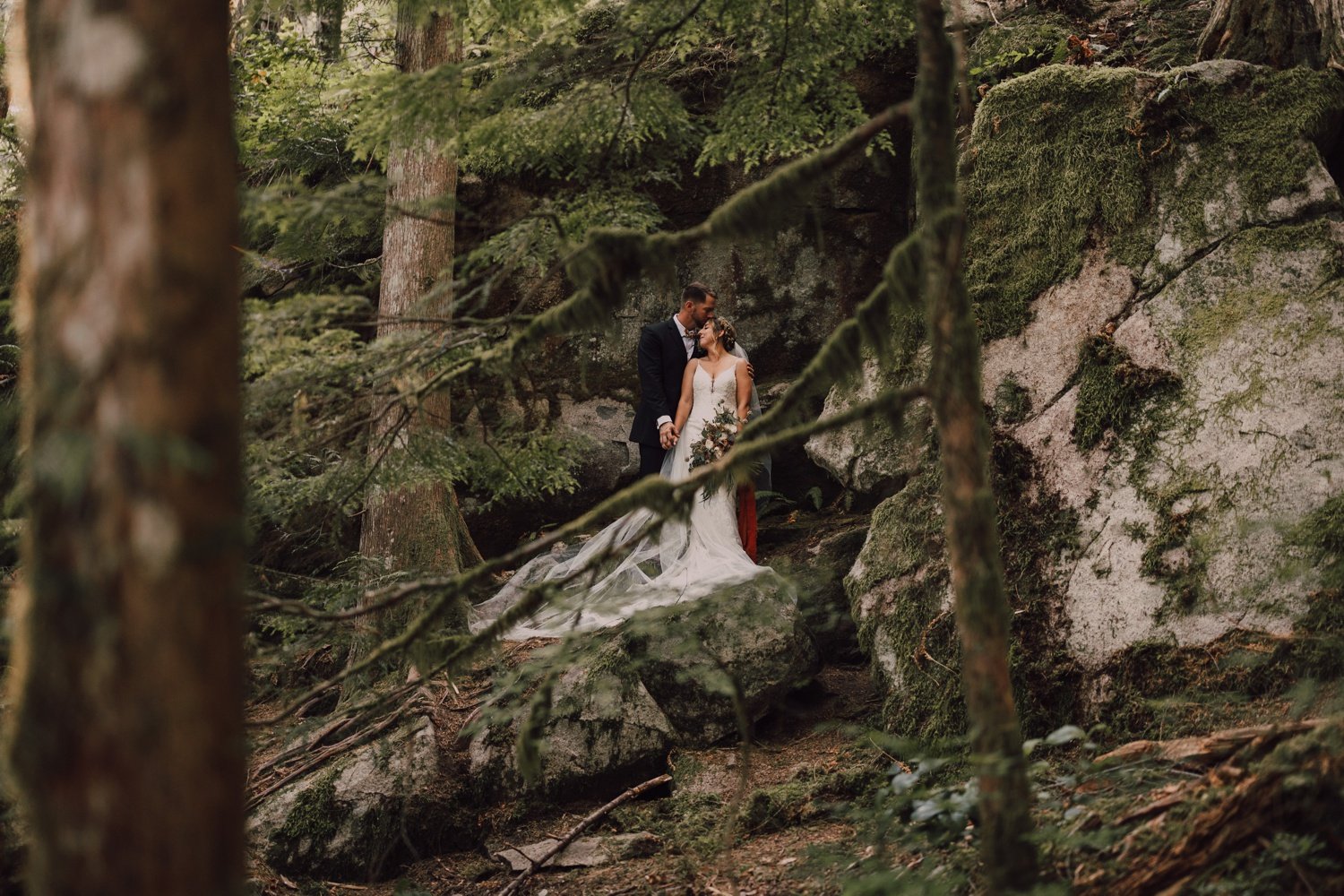 couple getting married in pnw