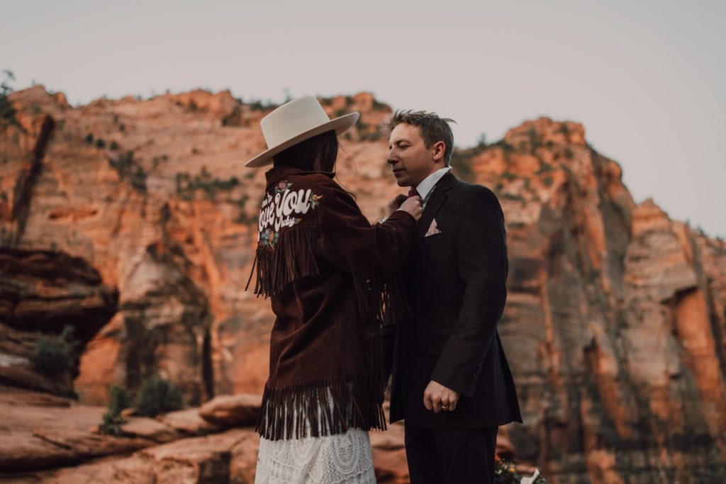 What couples should know when planning a wedding, photo of bride and groom eloping in Sedona