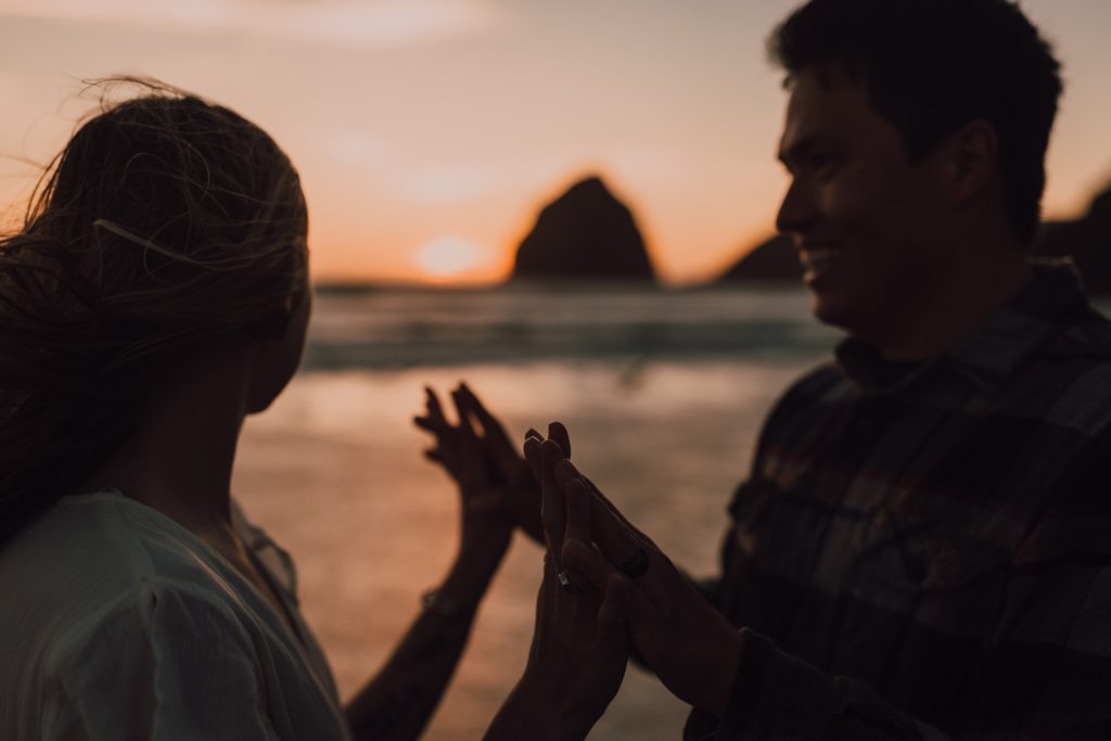 Oregon coast couples session, captured by Riss and Steven Photography. PNW couples photographer