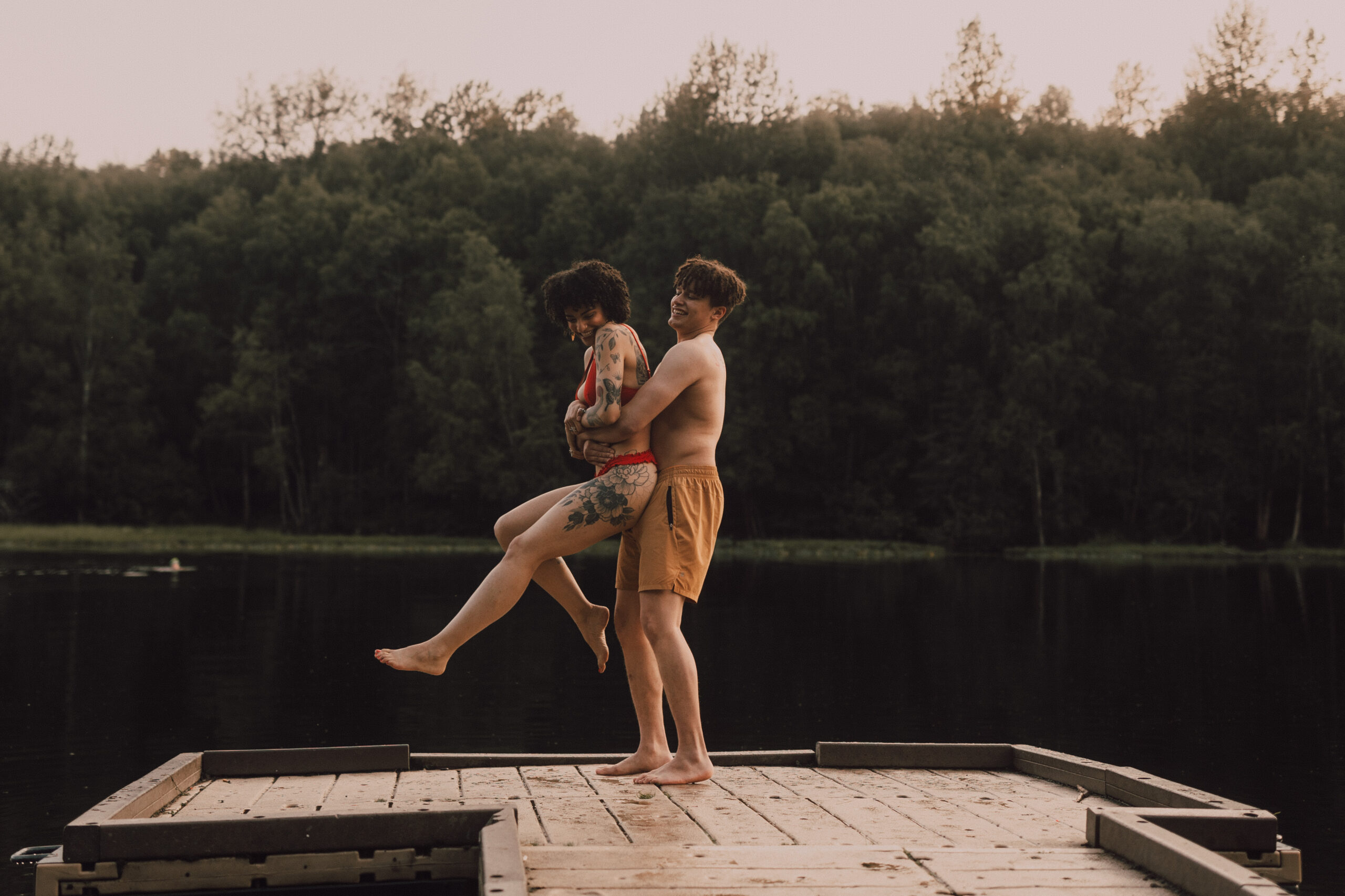 lake couples session in anchorage alaksa