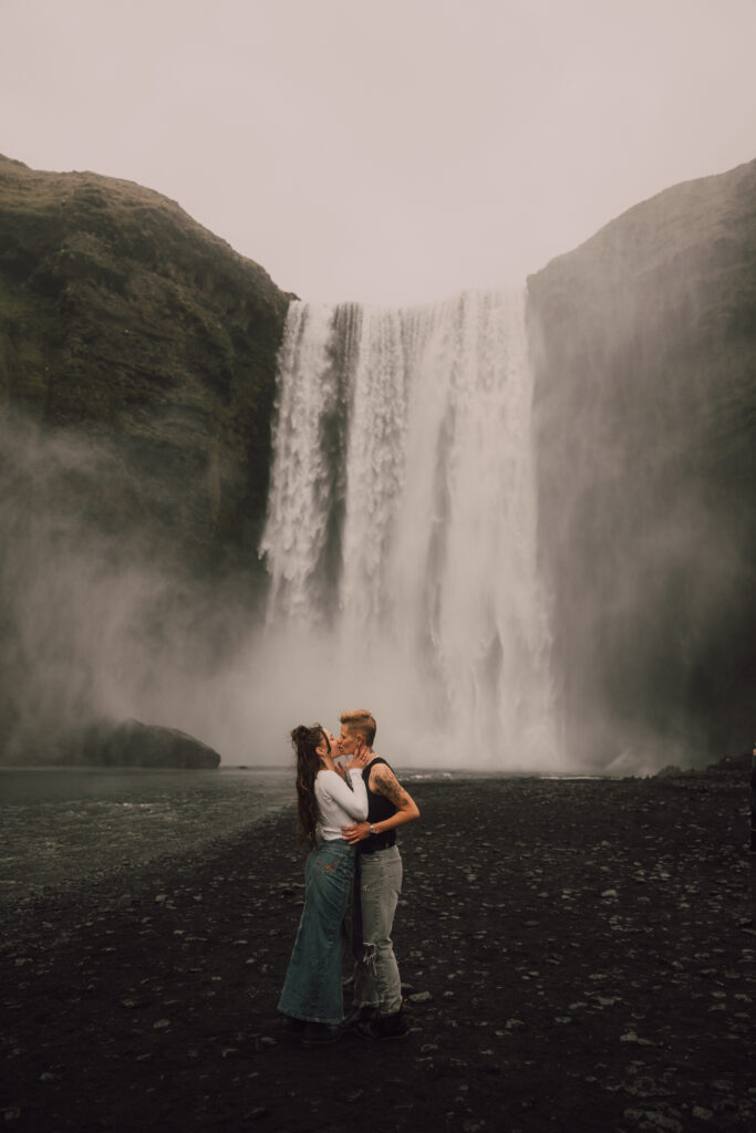 Skógafoss, Iceland couple photos waterfall