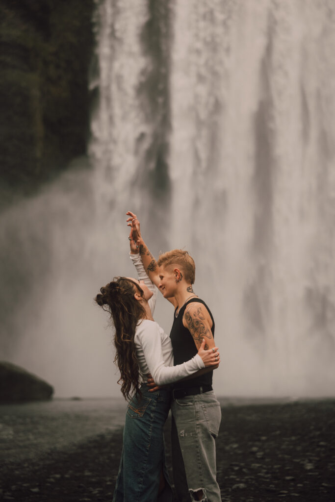 Skógafoss, Iceland couple photos waterfall