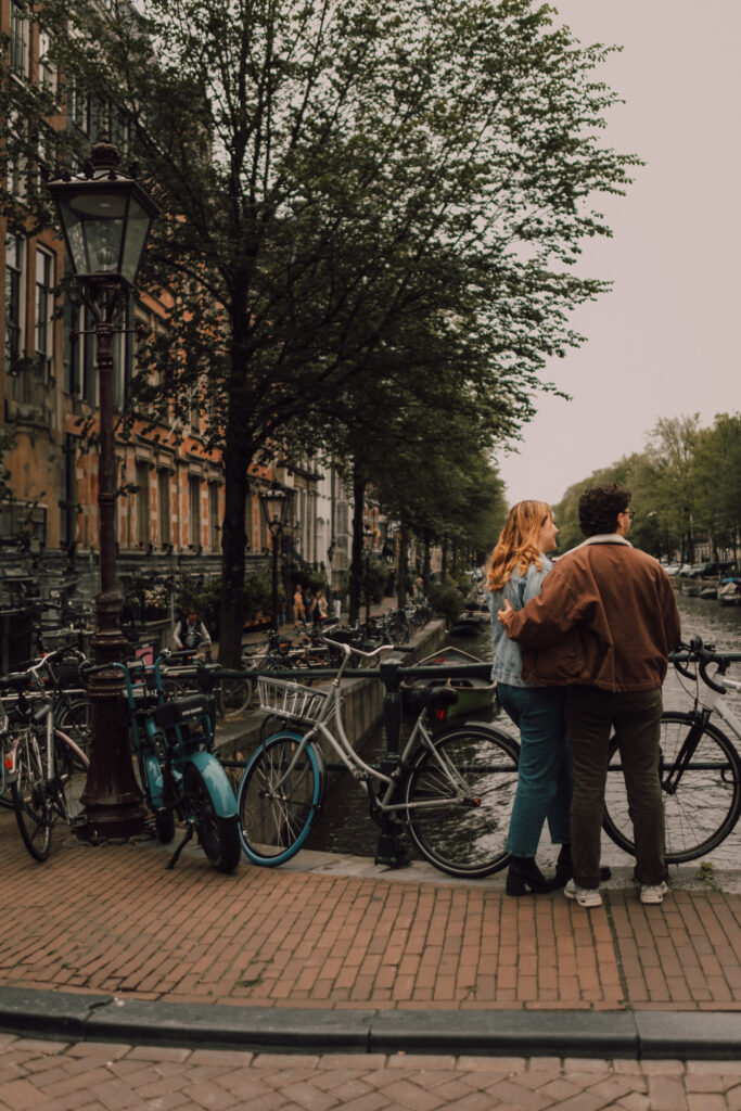 Amsterdam Photoshoot on the river bikes engagement session 