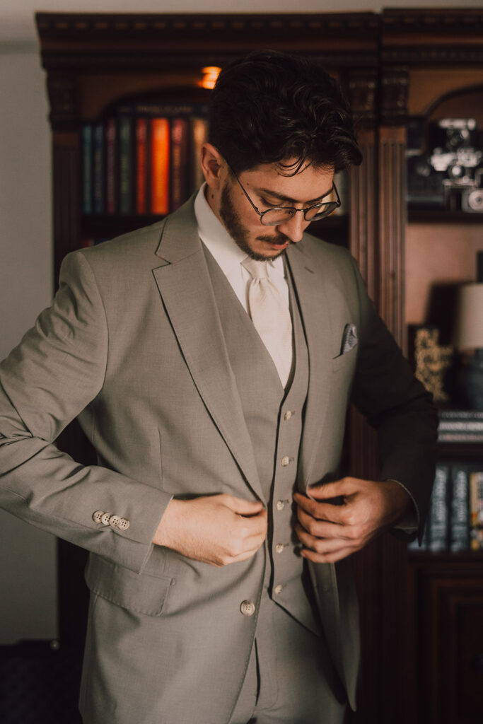 Phoenix elopement photographer Washington photographer moody wedding photographer 