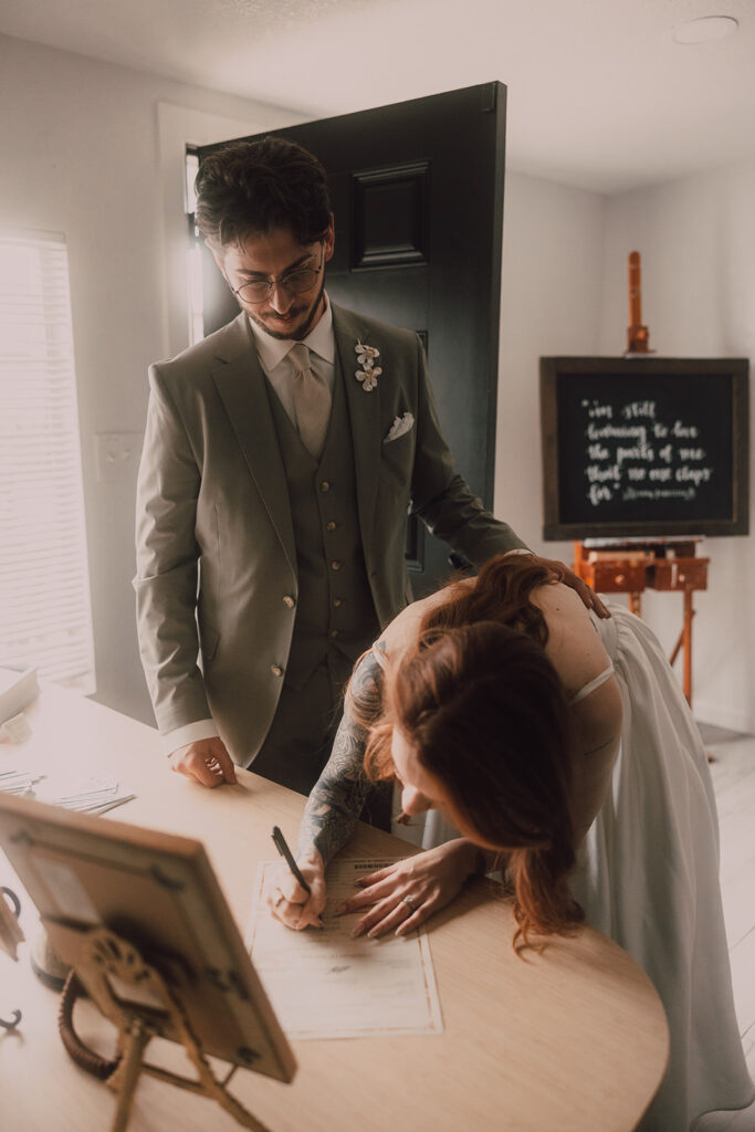 Phoenix elopement photographer Washington photographer moody wedding photographer 