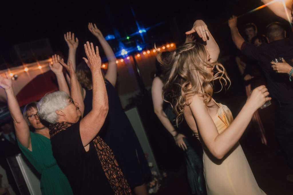 Arizona and Washington Wedding Photographer and videographer 